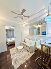 Luxurious Room in Bel Air Makati - Air Residences - Image 2