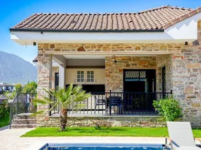 Citrus Stone House - Image 2
