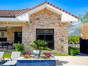 Citrus Stone House - Image 4
