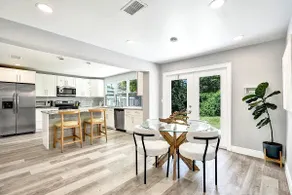 Charming 3BR Getaway 10 min to Beach - Image 5