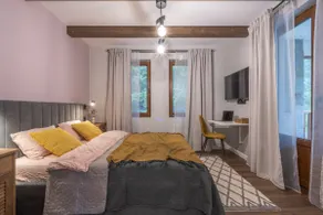 3BR•Heated Floors•Fast WiFi•Veranda•In the Woods - Image 3