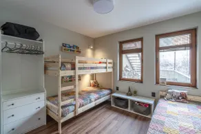 3BR•Heated Floors•Fast WiFi•Veranda•In the Woods - Image 4