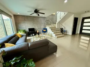 Seaside vacation home - Image 2