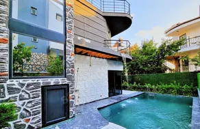 Triplex villa with pool in Kuşadası - Image 4