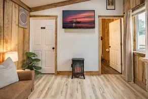 Hocking Hills Cabin-Pet Friendly-Close to Caves - Image 4