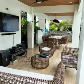 A beautiful place with plenty of space for family. - Image 5