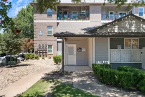 1BR Bright Domain Apt w Pool, Tennis & Parking - Image 2