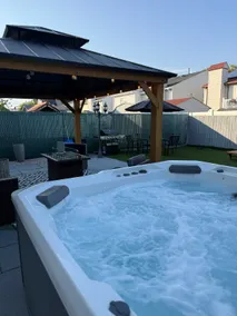 Relaxing Jacuzzi Retreat Near NYC and EWR airport - Image 5