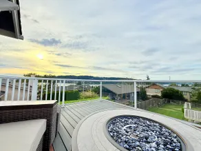 Panoramic Lakeview•Hot Tub•Air Hockey•Rain Shower - Image 4