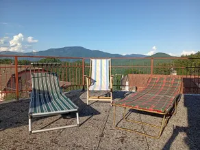 Relaxation destination: greenery and sea - Image 2