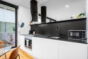 Elegant Stay in Central Location - Image 5