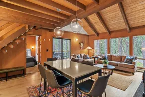 Black Butte-Ridge Haus-King Beds/AC/Dogs Welcome - Image 2