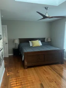 Beautiful remodeled lake home. - Image 3