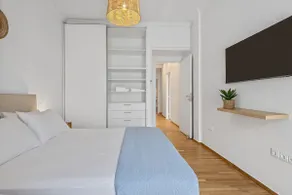 Central Beachfront Apt. with a Breathtaking View! - Image 4