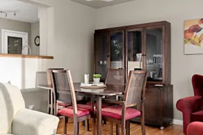 The Ruby Rose | Your Cozy Calgary Stay - Image 3