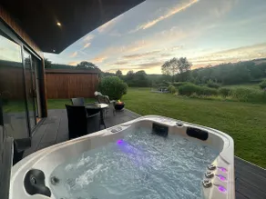 Stiperstones Lodge with Hot Tub - Image 3