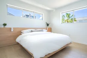 Deluxe One Bedroom King. Walk to the beach - Image 2