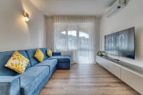 Casa Ginevra - Modern Design, King Bed & Terrace - Image 3