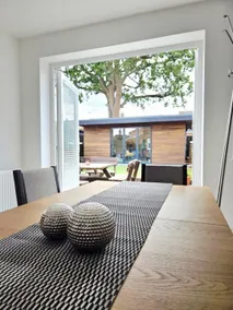 Stylish Family Home, Sleeps 6, Parking and Garden - Image 3