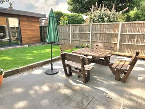 Stylish Family Home, Sleeps 6, Parking and Garden - Image 4