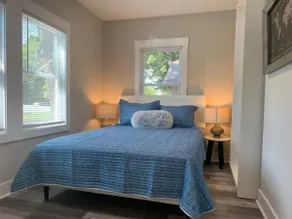 Downtown Cottage | 3BR | Cozy Stay | Walkable - Image 4