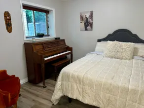 Private 2 Bedroom Guest Suite-Walnut Grove Langley - Image 4