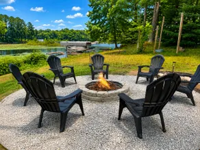 Cottage on sandy all sport Lake! Stylish/Renovated - Image 5