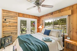 Cozy Riverside Retreat - Image 4