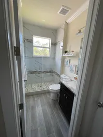Top floor, new apartment. - Image 5