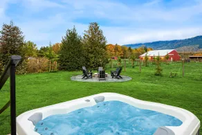 Farmhouse, Skagit River Access, Hot Tub, Fire Pit - Image 2