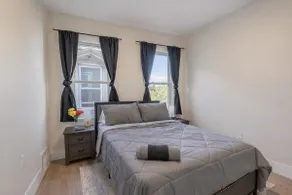 Luxury Boston Getaway •4BR/2BA •Sleeps 9 •Parking - Image 4