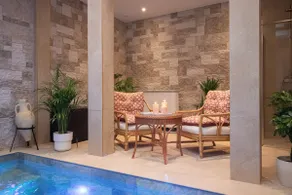 Antique Romantic, city center, very hot pool - Image 2