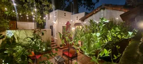 Little Villa-Near Cal-Views-Parking-Kitchen-Lndry - Image 5