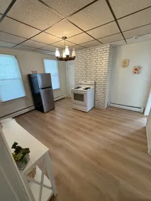 Large 3BD 1st Floor Apartment Minutes from 290 - Image 4