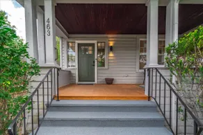 Ontario's Luxe House - Image 2