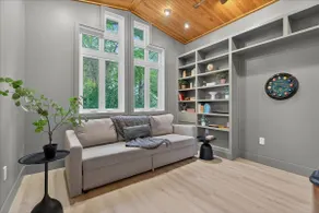 Ontario's Luxe House - Image 5