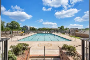 Lakefront Condo~Beach, Pools, Hot Tub, Gym, Sauna! - Image 3
