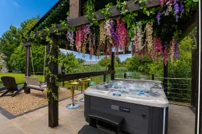 Maple Luxury Lodge - Image 3