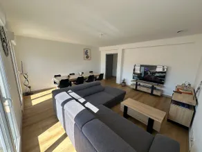 Bright and air-conditioned apartment - Image 2