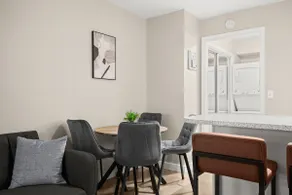 The Domain Retreat | Modern 1BR + Fast WiFi - Image 3