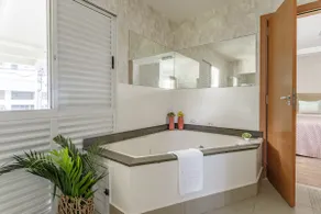 Jurerê, 300 meters from the sea, heated pool, 6 suites, 20 guests - Image 2