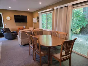 Efred's Cabin - Image 4