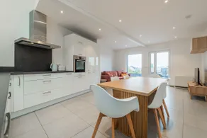 Cozy 3 rooms with outdoor areas and parking - Image 3