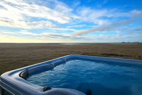 Lake 1 - Private hot tub Cottage - Image 3