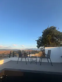 Romantic Cottage • Retractable Roof • Incredible View - Image 4