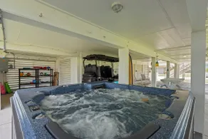 Beachfront/Free Golf Cart! Hot Tub! Pets. King bed - Image 3