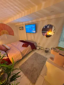 Entire 2-Bedroom House-20 mins to Manhattan by bus - Image 2