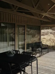 Newly renovated scandi-home nestled in dunes - Image 4