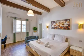 Stylish Townhouse with Balcony next to Waterfront by 360 Estates - Image 3