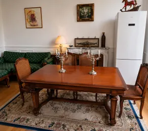 Versailles • Palace within walking distance • Secure parking - Image 2